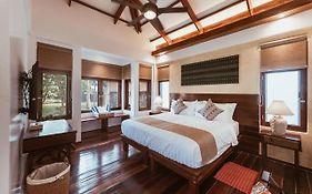 Alon Cloud9 Beach Front
